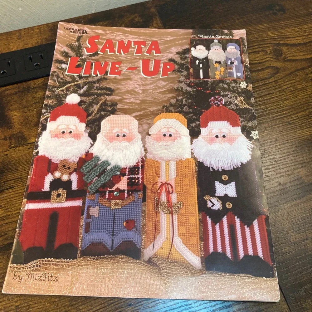 Santa Line-Up Plastic Canvas Pattern Booklet MizFitz 2002 Christmas Leisure Arts